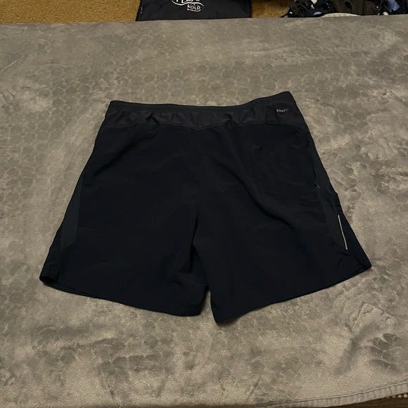 Vintage Navy blue Nike shorts with lining - Picture 3 of 5